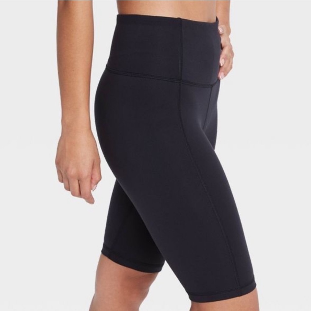 NEW! Contour Waist Shorts